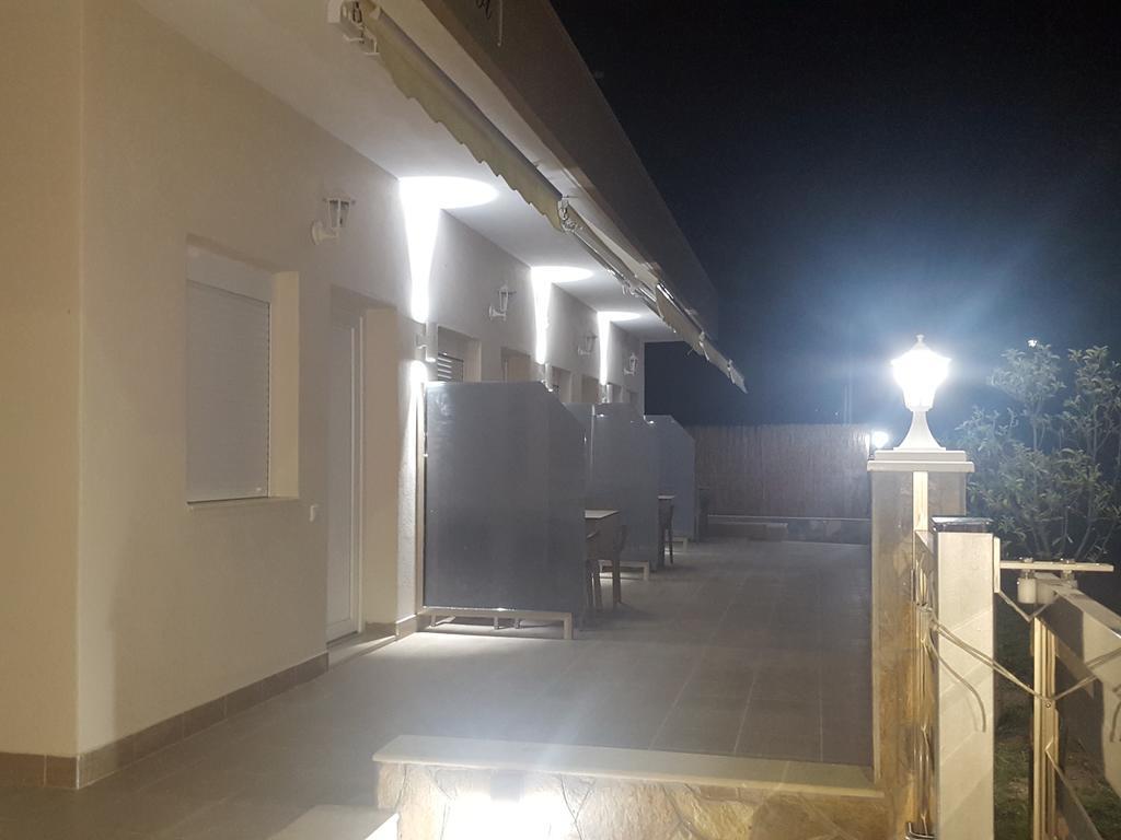 Kallirroi Apartments Nea Nea Vrasna Exterior photo